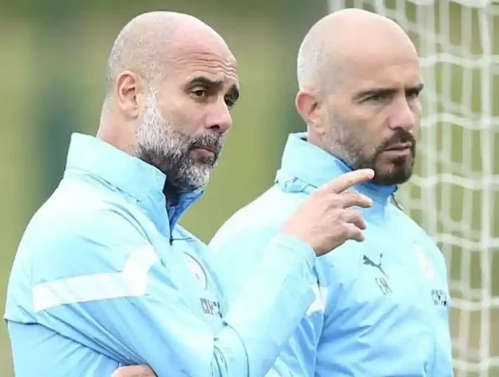 Pep Guardiola (kiri) dan Enzo Maresca (kanan) saat masih bersama-sama di Manchester City. (flashscore)