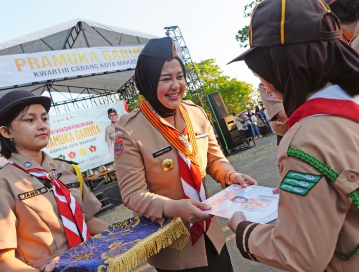 Fatmawati Rusdi Cetak Generasi Tangguh lewat Pengukuhan 241 Pramuka Garuda Makassar