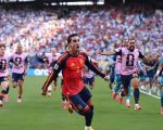 Ferran Torres melakukan selebrasi usai mencetak gol ke gawang Argentina pada Senin (20/7/2026). (AFP)