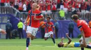 Erling Haaland melakukan selebrasi setelah mencetak gol ke gawang Brasil di New Jersey Stadium pada Senin (6/7/2026). (AP Photo).