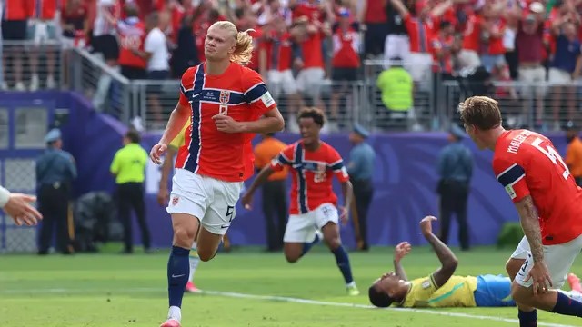 Erling Haaland melakukan selebrasi setelah mencetak gol ke gawang Brasil di New Jersey Stadium pada Senin (6/7/2026). (AP Photo).