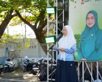 Melinda Aksa Sosialisasi Ajak Warga Ujung Tanah Makassar Pilah Sampah dari Rumah