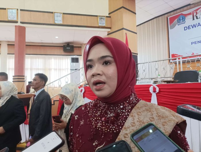 Ketua DPRD Bone, Andi Tenri Walinonong usai dilantik di Ruang Rapat Paripurna Kantor DPRD Bone, Kamis 31 Oktober 2024. (Dok. RRI)
