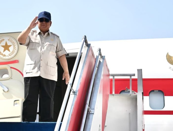 Presiden Prabowo Subianto bertolak dari Pangkalan TNI AU Halim Perdanakusuma, Jakarta menuju Provinsi Nusa Tenggara Barat (NTB) pada Jumat, 10 Juli 2026, untuk melakukan kunjungan kerja. (BPMI Setpres)
