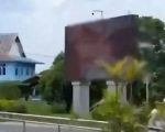 Viral di media sosial tayangan konten pornografi di videotron di Kabupaten Melawi, Kalimantan Barat, pada Senin 27 Juli 2026. (Tangkapan layar)