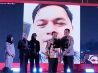 Kejutan Video Call dari Gubernur Andi Sudirman, Warga Taat Pajak yang Dapat Hadiah Umrah