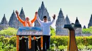 Presiden Prabowo bersama PM Narendra Modi menyampaikan keterangan pers usai mengunjungi Kompleks Candi Prambanan, Kabupaten Sleman, Daerah Istimewa Yogyakarta (DIY), pada Rabu, 8 Juli 2026. (BPMI Setpres)