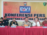 Konferensi pers tragedi tenggelamnya KLM Nurul Salsa di Selayar. (Berandanews)