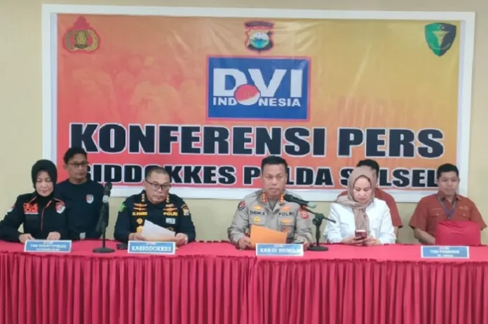 Konferensi pers tragedi tenggelamnya KLM Nurul Salsa di Selayar. (Berandanews)