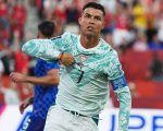 Ronaldo melakukan selebrasi setelah mengoyak jala gawang Kroasia di Stadion Toronto pada Jumat (3/7/2026). (AP Photo)