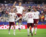 Para pemain Spanyol merayakan gol pertama kontra Prancis di semifinal Piala Dunia 2026. (FIFA)