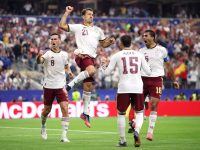 Para pemain Spanyol merayakan gol pertama kontra Prancis di semifinal Piala Dunia 2026. (FIFA)