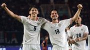 Mitchell Baker (kiri) dan Tom Haye (kanan) merayakan gol kemenangan Timnas Indonesia kontra Kamboja pada Senin 27 Juli 2026. (ANTARA)