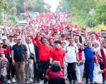 Semarak Hari Pramuka ke-65 di Bone, Gubernur Sulsel dan Mentan Kompak Jalan Sehat Bersama Warga