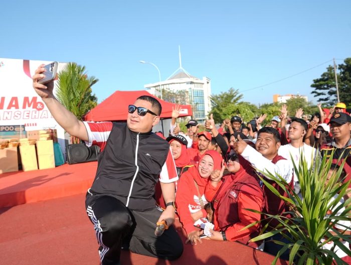 Lepas Jalan Sehat Warga Maccini Sombala, Munafri Pesankan Pilah Sampah dan Waspada Kemarau