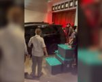 Sejumlah kontainer boks dibawa Kejagung saat menggeledah rumah eks Jampidsus Febrie Adriansyah di Kramat Pela, Kebayoran Baru, Jakarta Selatan, Jumat (31/7/2026). (Dok.Kejagung)