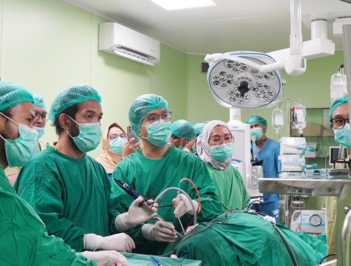 Operasi ETOS Perdana Digelar di RSUD Labuang Baji, Perluas Pilihan Layanan Bedah Saraf Minimal Invasif
