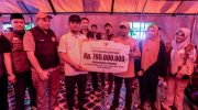 Turun Temui Pengungsi Kebakaran Tallo, Gubernur Andi Sudirman Beri Bantuan Rp795 Juta