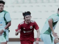Pemain Persija Arlyansyah Abdulmanan (tengah) merayakan gol ke gawang PSMS pada Sabtu 1 Agustus 2026. (Dok.Persija)