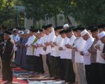 Kemarau Panjang, Wali Kota Makassar Bersama Warga Kompak Salat Istisqa di Al-Markaz