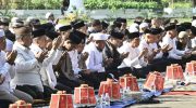 Gubernur Sulsel Bersama Ribuan Warga Gelar Salat Istisqa, Ikhtiar Spiritual dan Berdoa Agar Hujan Turun